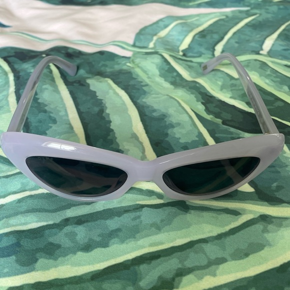 Diff Eyewear Cleo LI GG70 Lilac Grey Lens Retro Cat Eye Sunglasses - Picture 2 of 7